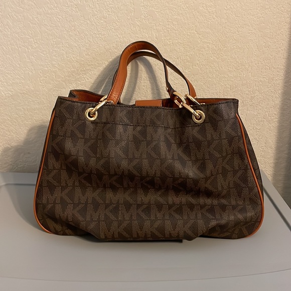 Michael Kors Brown and Crème Purse - Picture 2 of 3